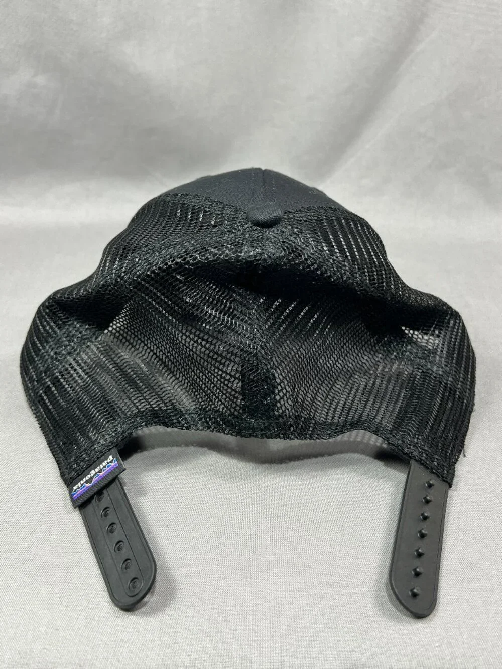 Patagonia P6 Trucker Hat Snapback Black Mesh Hiking Outdoor Adjustable Mens Cap